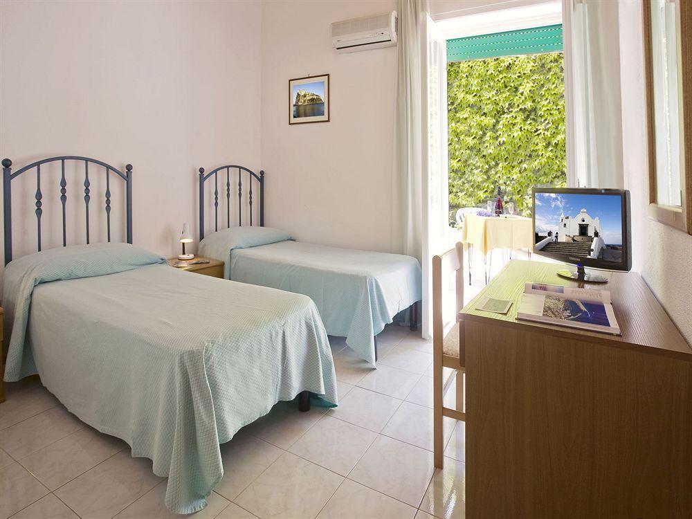 Hotel Villa D'Orta Ischia Extérieur photo